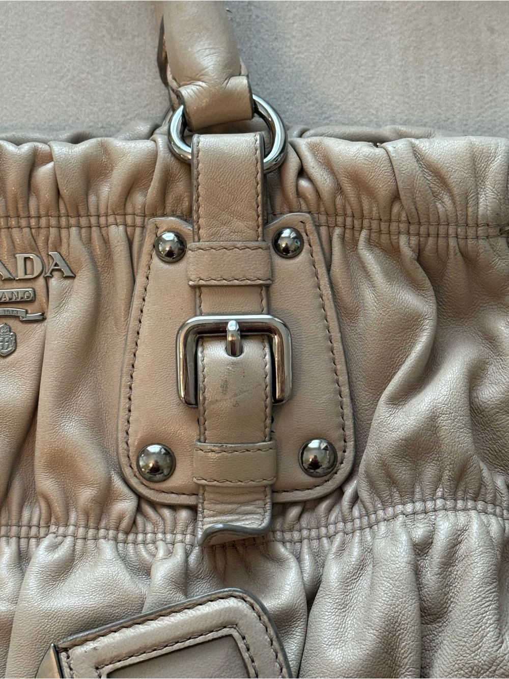 Prada Nappa Gaufré Convertible Satchel Bag in Cameo Beige with Crossbody Strap - Picture 4 of 16